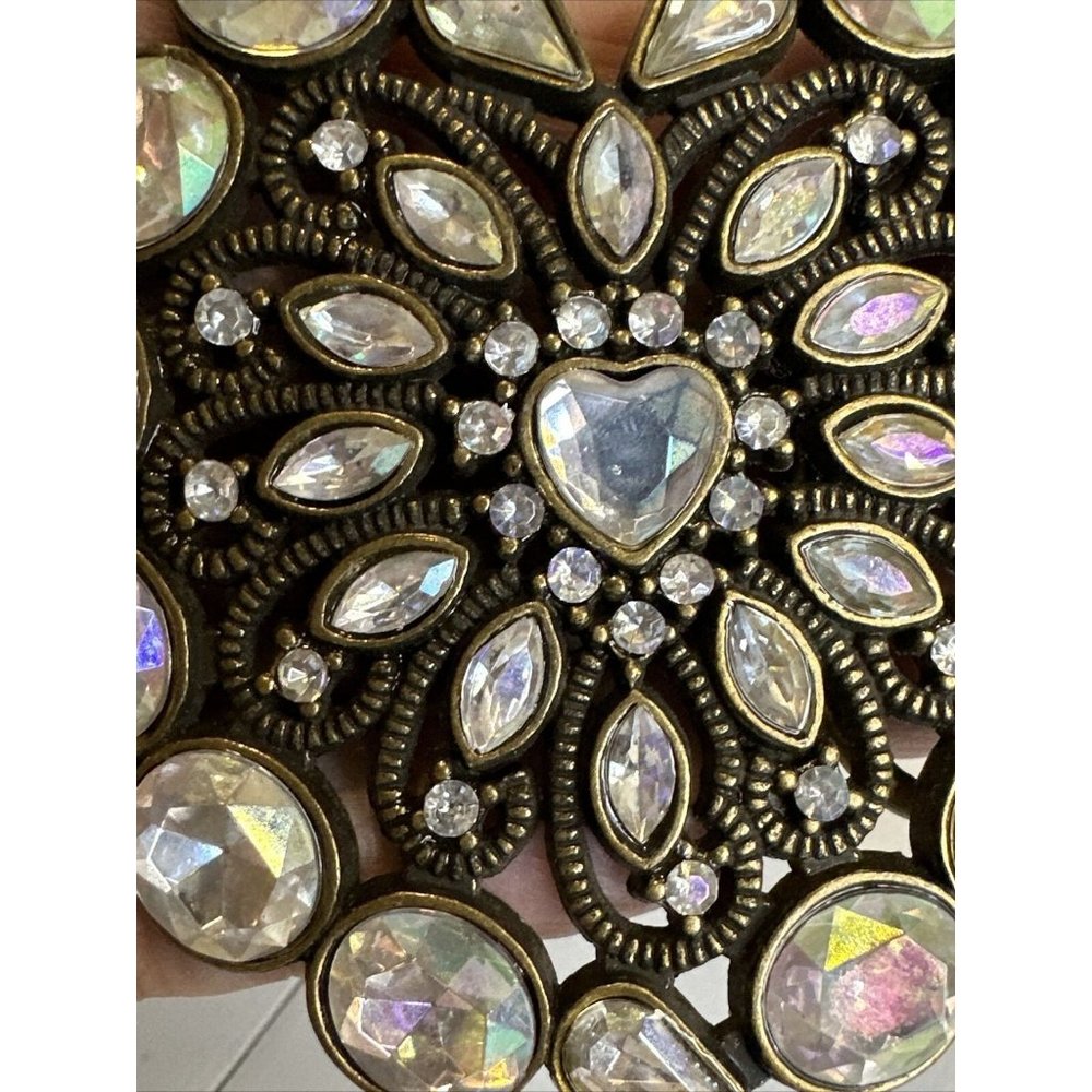Unique Brass Tone Heart Shaped Belt Buckle With Clear Iridescent Stones 3” By 2” - Picture 7 of 15